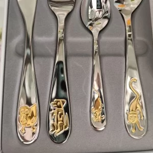 Komplet sztućców dla dzieci (4 el) złoto Odiso - Zwierzaki