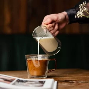 Mlecznik z podwójną ścianką 200 ml Vialli Design - Diva