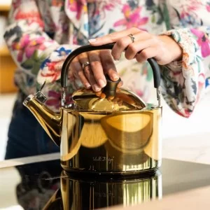 Czajnik stalowy złoty polerowany 1,5l Vialli Design - Diamante