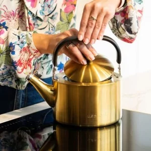 Czajnik stalowy złoty mat 1,5l Vialli Design - Diamante