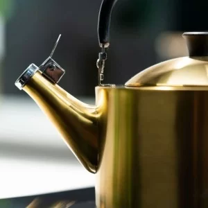 Czajnik stalowy złoty mat 1,5l Vialli Design - Diamante