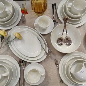 Serwis obiadowy na 6 osób (42 el.) Bogucice - Bace Cream 1232